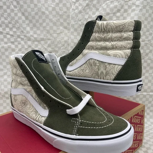 Vans Men’s Sk8-Hi
Desert Skulis Grape Leaf/ VN0A32QGRQV Sneakers - Picture 9 of 16